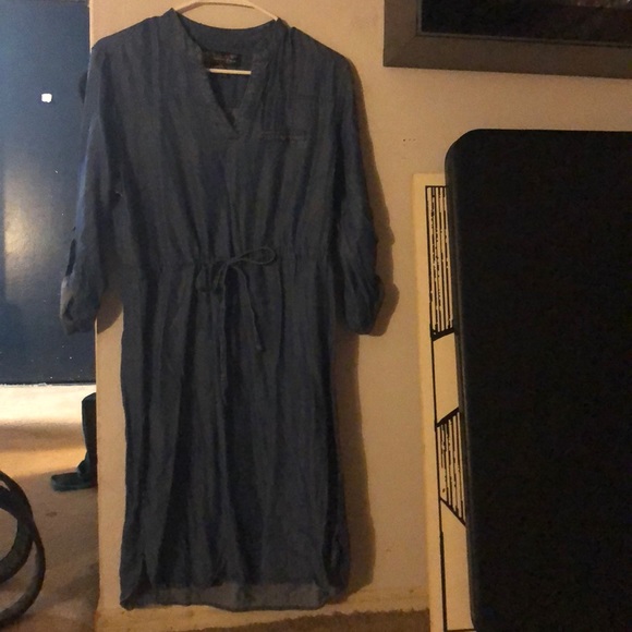 Dress - Picture 1 of 3